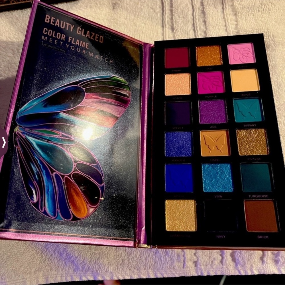 Eyeshadow palette